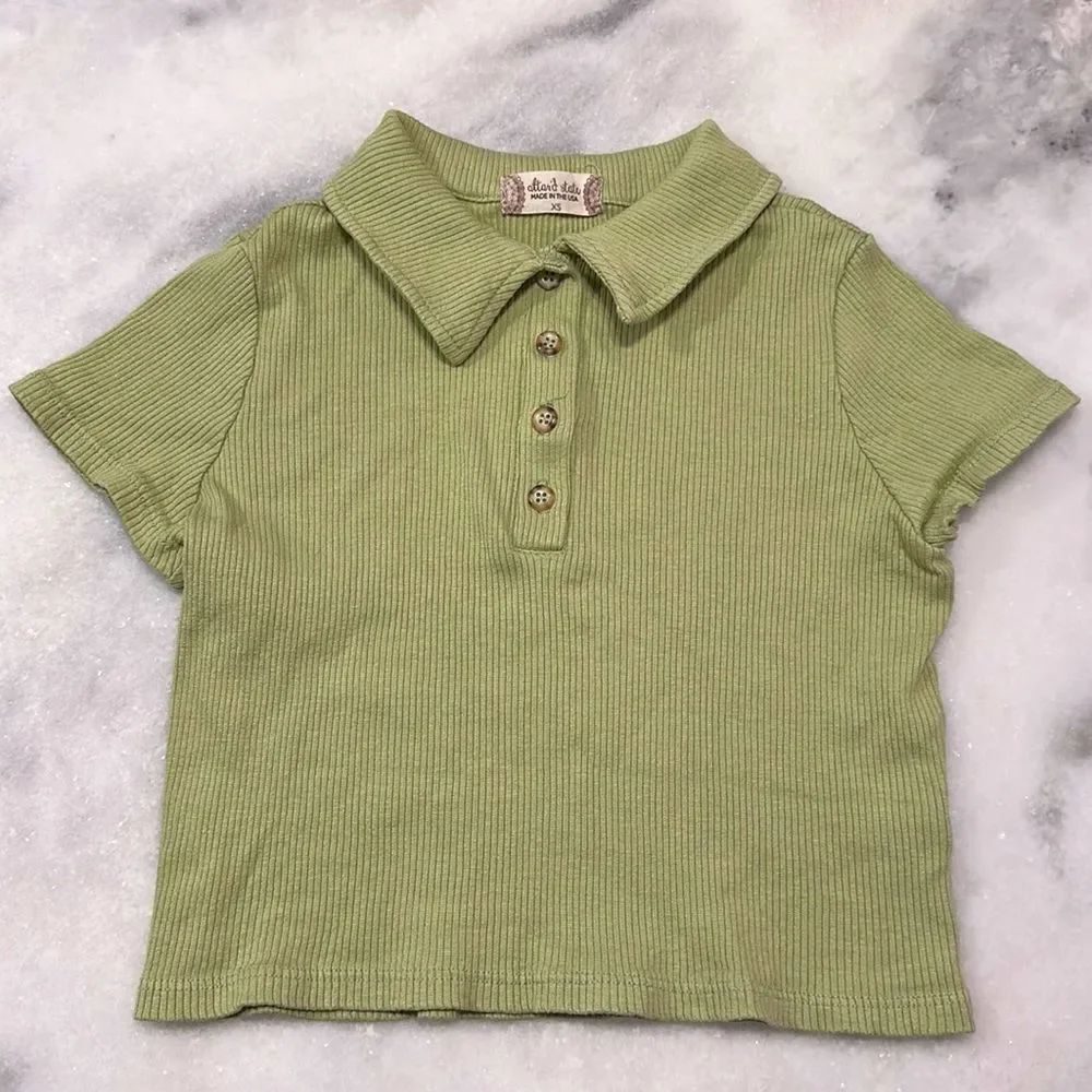 Altar’d State Juniors XS Sage Green Collared Button Down Ribbed Cropped T-Shirt